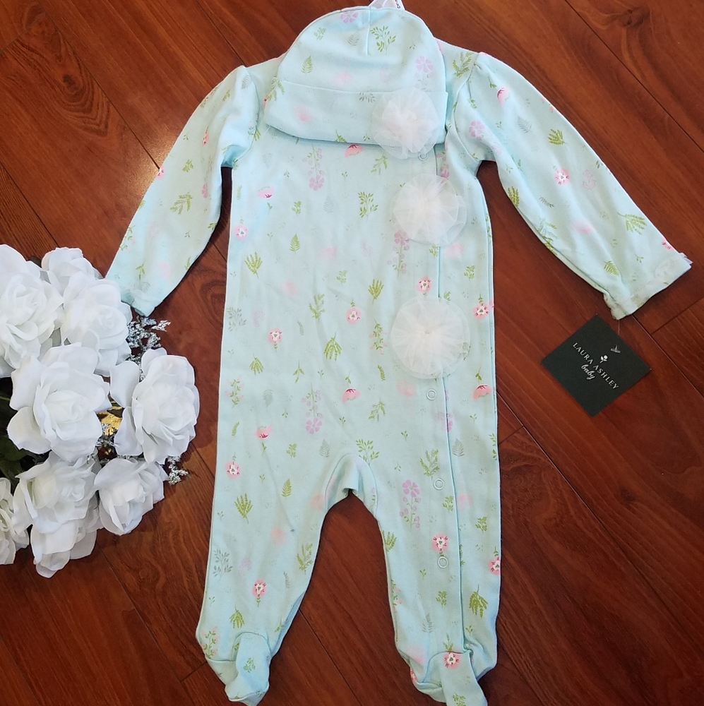Laura Ashley 2pc Set- Hat & Long Onsie
